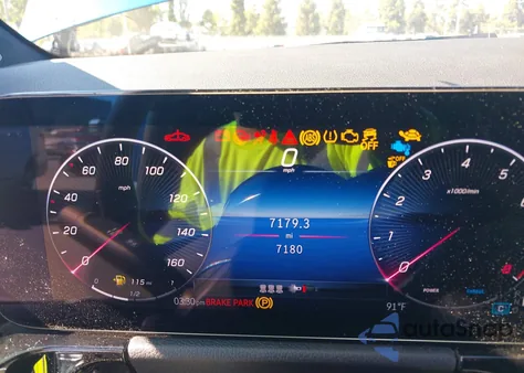 2025 Mercedes-Benz Gla 250 4Matic z USA, uszkodzony, nr VIN W1N4N4HB0SJ697207